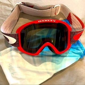 NWT! Oakley O Frame 2.0 Prizmatic Snow Goggles in Coral